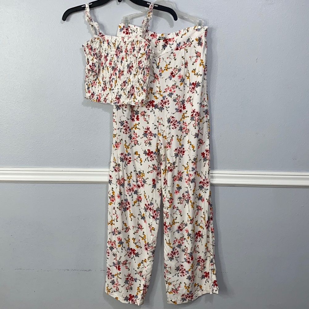 Miss Selfi Floral Crop Top & High Waist Pants Set Size: M